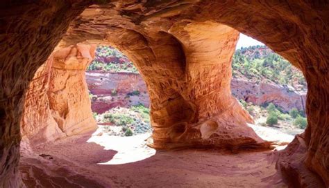 Check out these day hikes to see the best of utah valley. Take An Easy Stroll To The Unique Sand Caves In Southern ...
