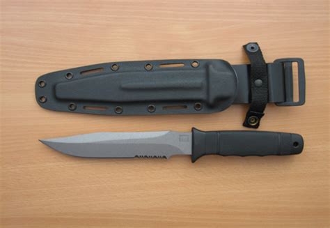 Sog Knives Collectors Seal 2000