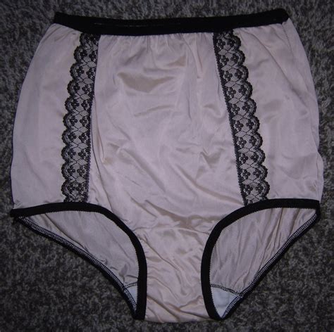 gorgeous full brief silky soft pink panties w black lace trim vintage s m