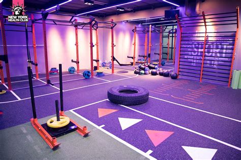 Weight room flooring seems like a straight forward topic. Newyork Health Club - Weight room rubber flooring tile