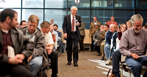 Vt selle ettevõtte 6 suhtlusvõrgustiku lehekülge, sh facebook ja twitter, veebisait jm. Ron Paul Gaining Momentum From Niche Voters in Iowa Polls - The New York Times