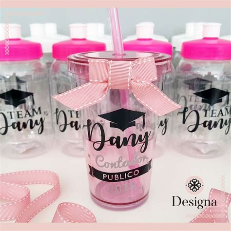 Felicita a esa nueva graduada que tanto se lo ha currado para conseguirlo. Cilindros para Graduación | Termos personalizados, Vasos ...