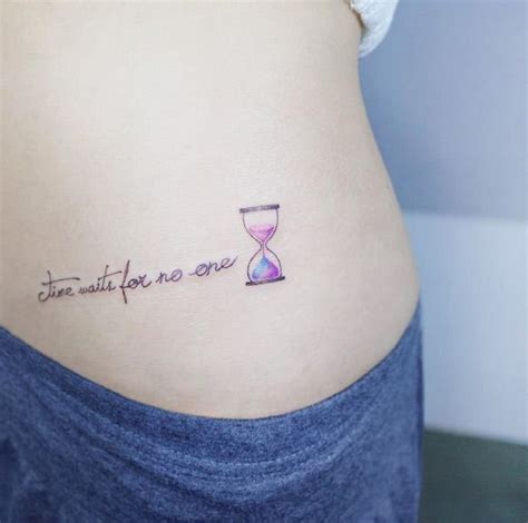 This hourglass tattoo design is small and subtle yet attractive. 33 best Small Hourglass Tattoo images on Pinterest ...