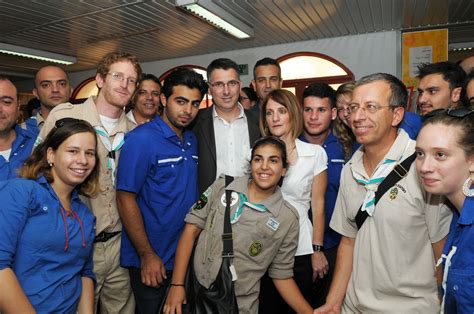 עימדו בהתחייבות שלכם ותמשכו עכשיו את החתימות שלכם. שר החינוך ביקר הבוקר בבית ספר אורט "מינקוף" ולקח חלק ...