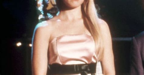 The Best Prom Moments From Your Favorite Movies Regina George