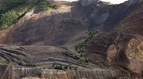 Lapisan tanah (pedosfer) yuk kita tonton videonya eduscovery adalah webseries mengenai video pembelajaran yang. Mass Wasting: Mass wasting ( Tanah Bergerak )