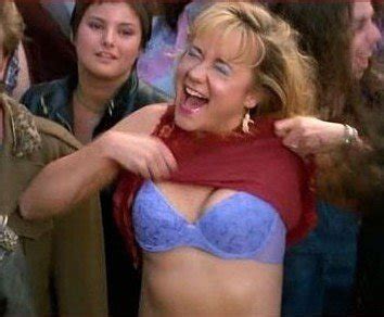 Megyn Price Nue Dans Grounded For Life