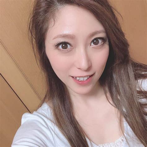 白木優子さんのインスタグラム写真 白木優子instagram 「1枚目は、本番前。 2枚目は、カラミ後。 乱れて熟女🤣」8月17日 13時24分 yuuko shiraki