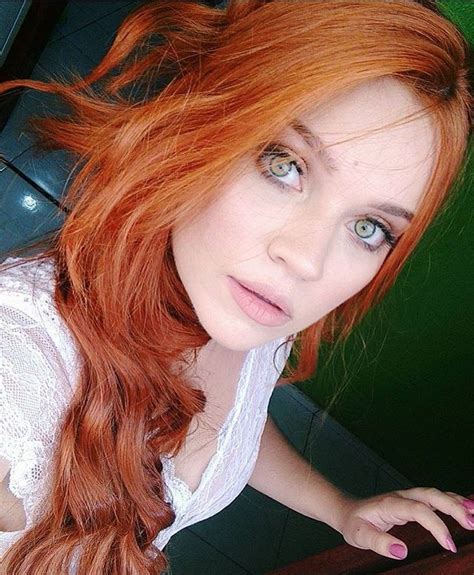Pin By Eloy On 11 Readheads Beautiful Red Hair Beautiful Redhead Girls With Red Hair