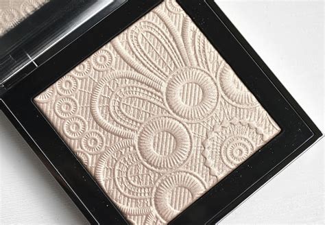 MAKEUP Burberry Spring Summer 2016 Runway Palette In No 2 Nude Gold