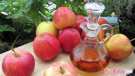 Jika dikonsumsi dalam takaran pas, minum cuka apel dapat memberi manfaat bagi sistem pencernaan, menurunkan berat badan, hingga membantu mencegah kanker. Kaya Manfaat untuk Wajah, Bagaimana Cara Membuat Cuka Apel ...