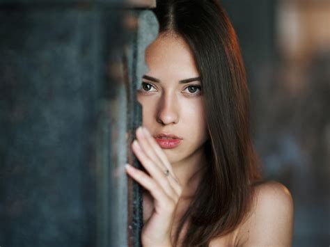 catherine timokhina brunette russian model girl wallpaper 007 1600x1200 wallpaper juicy
