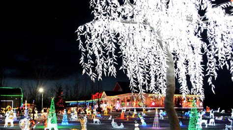 15 Holiday Light Displays Youve Got To See In Edmonton And Area 2017