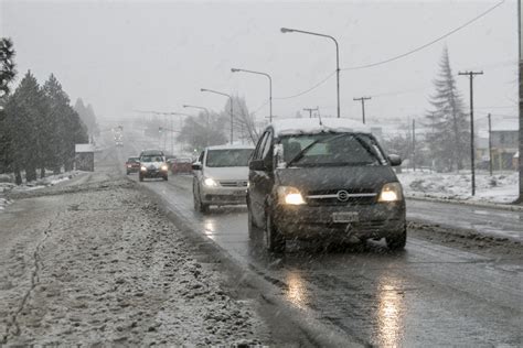 numerosas complicaciones por temporal de lluvia y nieve en la ciudad y rutas de la región