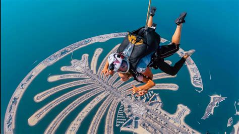 بينها القفز المظلي فوق نخلة جميرا تجارب سياحية مذهلة يمكنك اختبارها خلال زيارتك إلى دبي