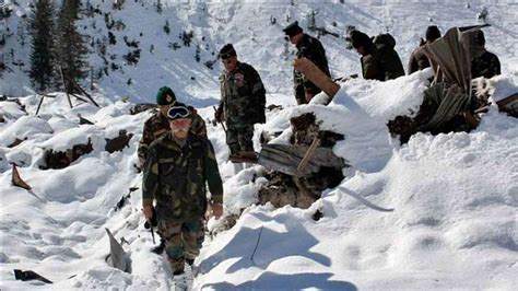 siachen two jawans martyred after indian army patrol hit by avalanche