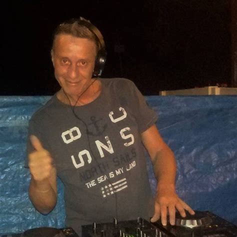 Mozart – ðåêâèåì ïî ìå÷òå (dj bord remix). Lutto nel mondo della musica: "Speriamo tu sia felice ...