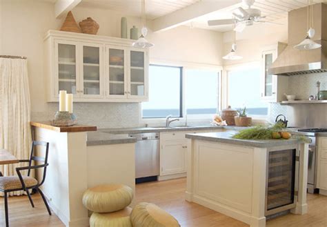 Throughout our nation's history, architects have borrowed ideas from these early american styles to create the colonial revival and neocolonial styles which we still use today. Small Kitchen Design In American Style #7954 | House ...