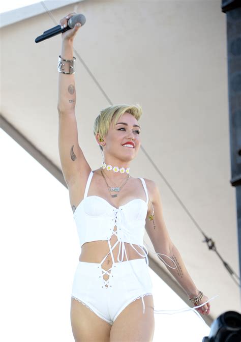 Miley Cyrus Wrecking Ball Directors Cut Takes The Focus Off Her Body