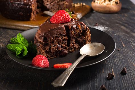 Receita Bolo De Chocolate Nescau E Morango Simples E Fofinho