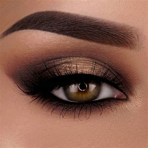 Flattering Ideas For Light Brown Eyes Makeup Makeup Eyeshadow Smokey Smokey Eyeshadow