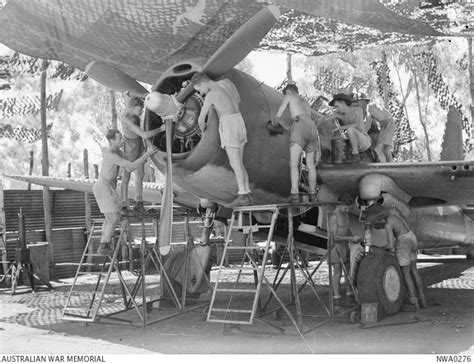 Batchelor Nt 25 April 1943 Maintenance Crew At Work Servicing A