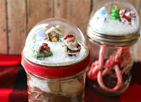 Make A Mason Jar Christmas Snow Globe The Tiptoe Fairy