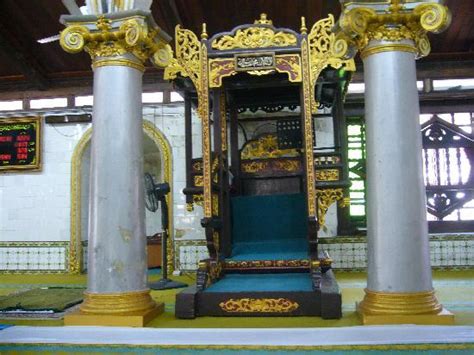 The architectural design of the mosque is a cross between sumatran, chinese, hindu and the melaka malay. Kampung Kling Mosque (Melaka) - 2020 Alles wat u moet ...