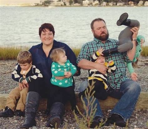 Silahkan kunjungi postingan awkward family funny family pictures untuk membaca artikel selengkapnya dengan klik link di atas. Funny Family Photos, part 2 | Fun