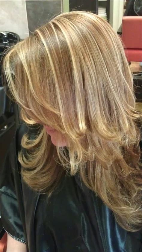 Two Toned Blonde Highlights Bold Hair Color Hair Color Highlights