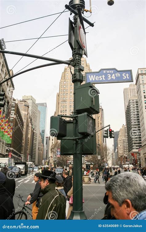 West 34th Street In Manhattan Editorial Stock Image Image Of Light