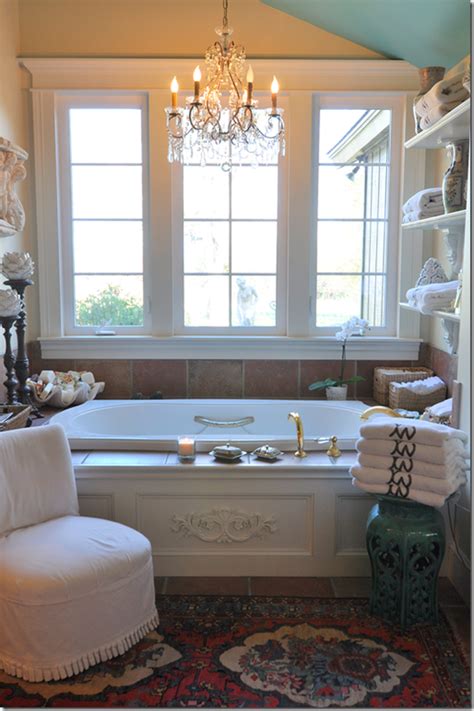 Romantic And Elegant Bathroom Design Ideas With Chandeliers 36