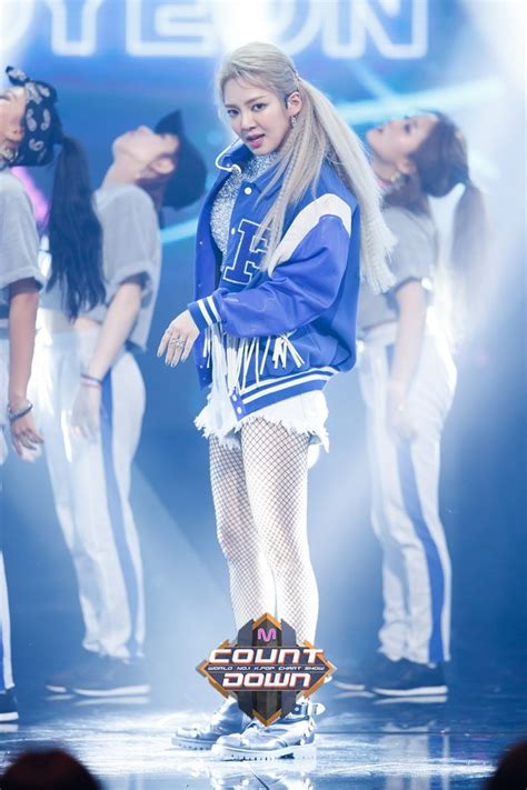 Check Out Snsd Hyoyeon S Official M Countdown Pictures Wonderful Generation