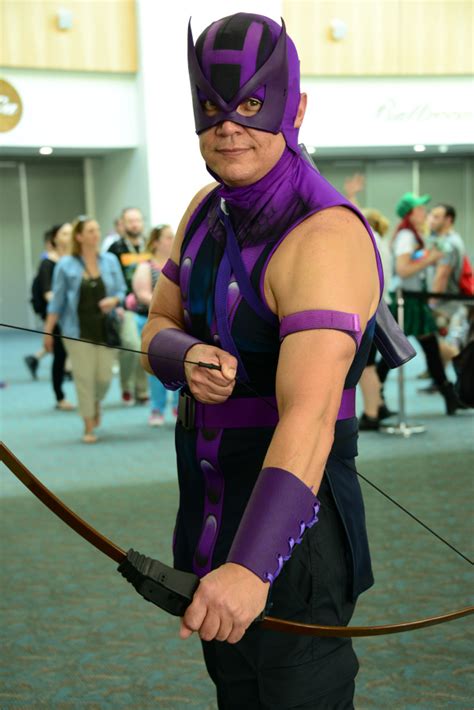 Hawkeye Classic Costume From Avengers Rotten Tomatoes