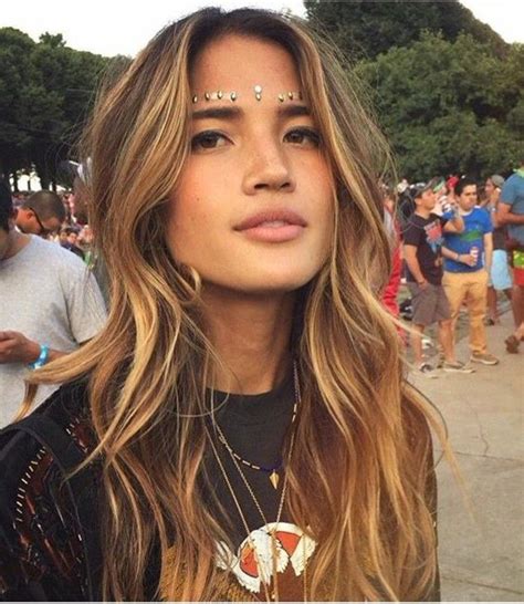 Découvrez les 13 plus belles teintes qui permettront d'accentuer le mouvement et la profondeur de votre coupe. Balayage Blond Sur Cheveux Brun Carre Court