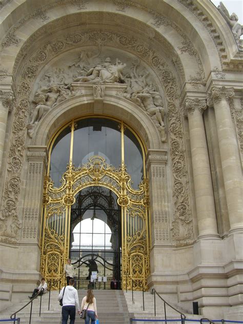 Paris 031 The Main Entry Of The Petit Palais Museum In Par Akieboy