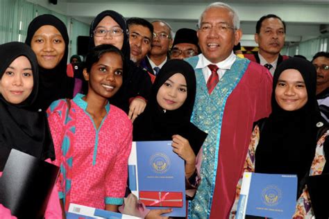 Subjek jurusan sains sosial tingkatan 6 adalah yang paling popular. Senarai Keseluruhan Kolej & Sekolah Tingkatan 6 Setiap ...