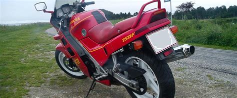 The honda vfr 750 f model is a sport touring bike manufactured by honda. Honda vfr 750 F - 1988 - Dejlig gammel jernhest..