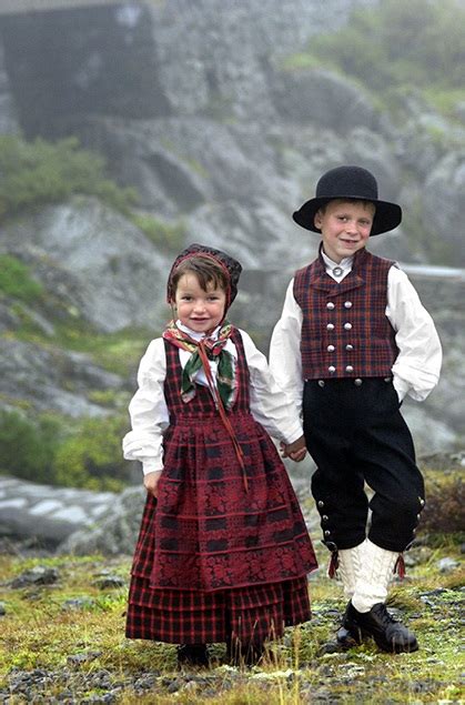 traditional norwegian folk costumes