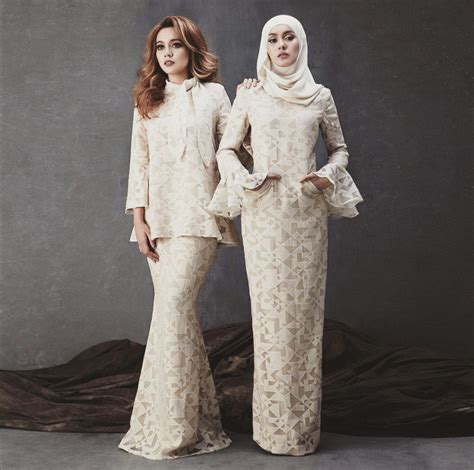 Design baju raya couple 2019 find the trending baju raya collection from the top brands designers now only at zalora malaysia. 10 Fesyen Baju Paling Cantik Dipakai Uqasha Senrose