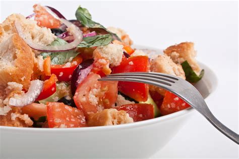 Classic Panzanella Salad Tuscan Style Tomato And Bread Salad Recipe