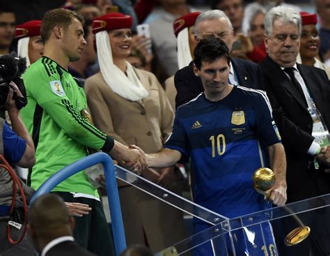 Though mascherano is a fine player in his own right, the picture quickly went viral, after the twitter account '2014 world cup' posted the image. World Cup 2014: Twitter Reaction from Fans on Awarding ...