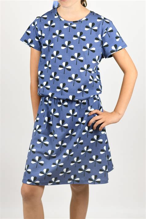 Mit diesem einfachen schnittmuster zauberst du ein. Schnittmuster nähen Jerseykleid | lillesol & pelle ...
