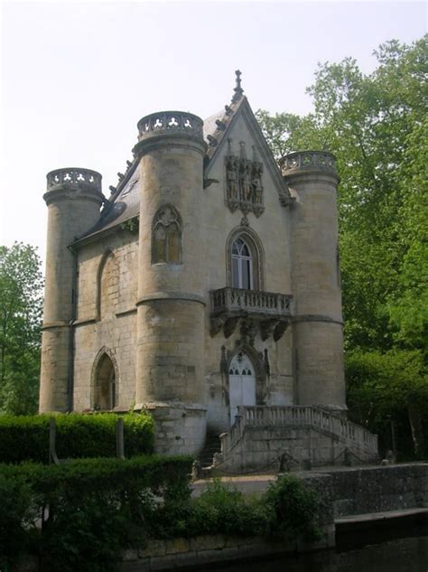 It owes its name to the counts who owned the famous château de montsoreau. Ile de France Walks: Wednesday 16 November with la Dame ...