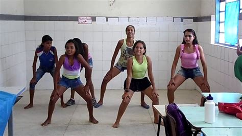 Meninas Dançando Escola Hévia Youtube