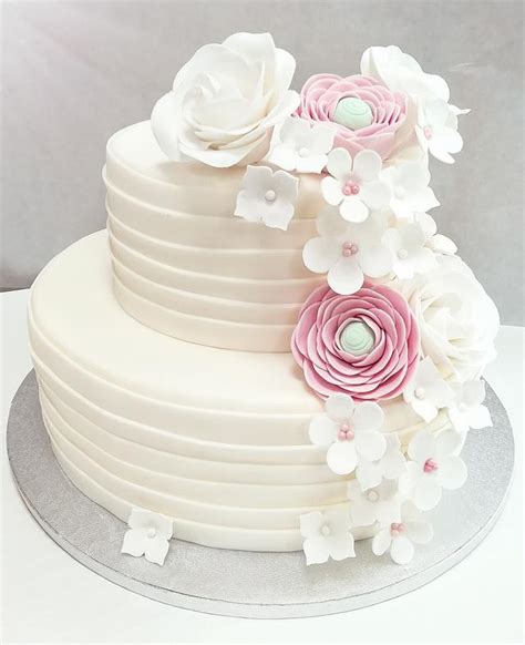 sugar flowers wedding cake decorated cake by silvia cakesdecor