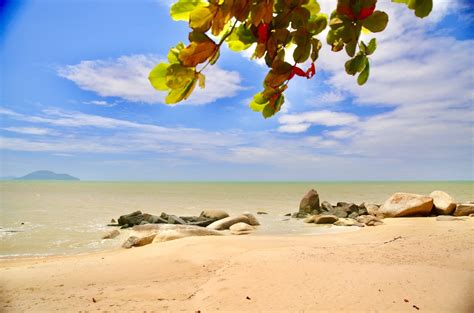 Palem Beach Amoi Di Pesisir Singkawang Traverseid