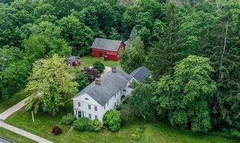 1740 Historic House For Sale In Bethlehem Connecticut — Captivating Houses