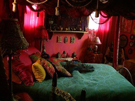 We told you about it back in 2017. Bohemian bedroom | Bohemian decor.(hippie,gypsy ...