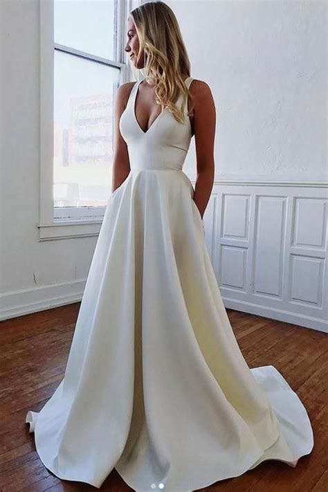 Charming Straps Bow Sleeveless A Line Bridal Dresses Simple Bow Back